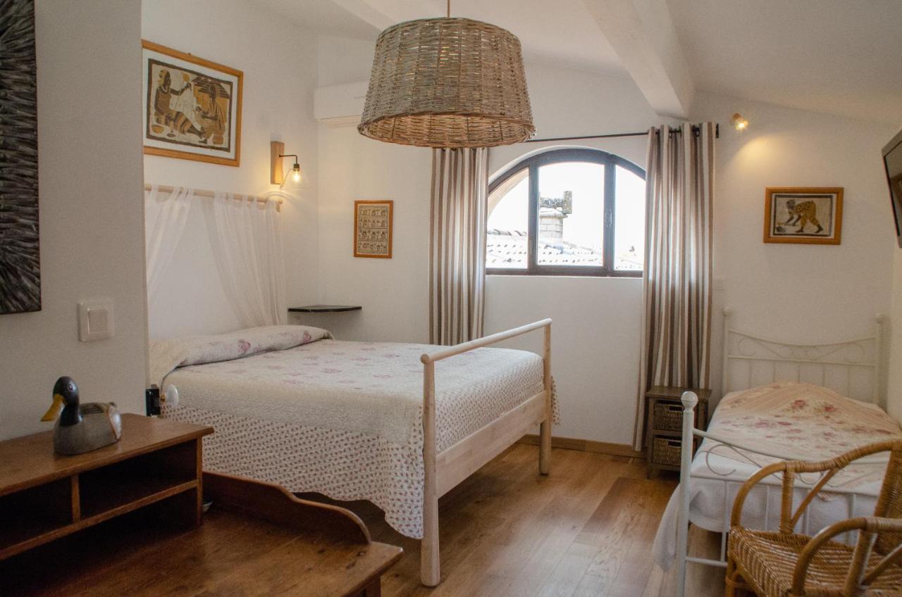 Hotel Les Remparts Venasque Eksteriør bilde